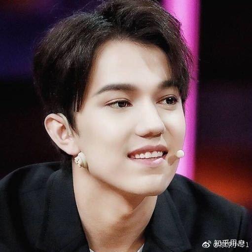 你看过最好看的男生露齿笑的照片是哪张? - 知乎