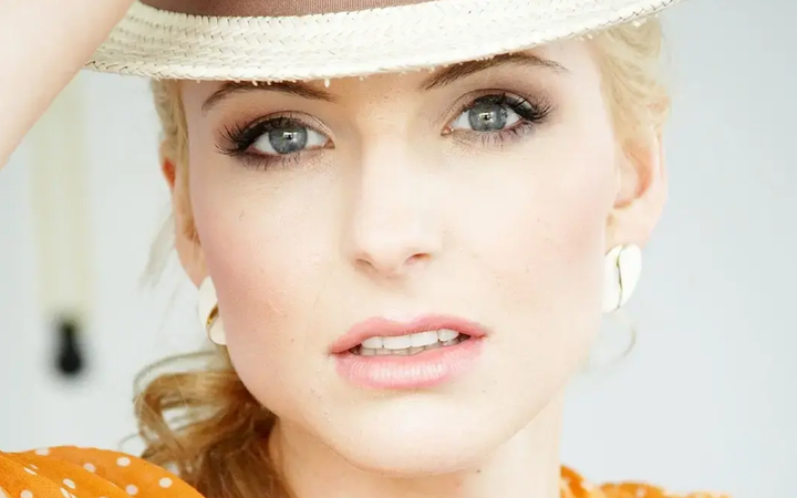 为艺术献身,《斯巴达克斯》中最狠毒的美人儿伊利西亚的饰演者薇娃