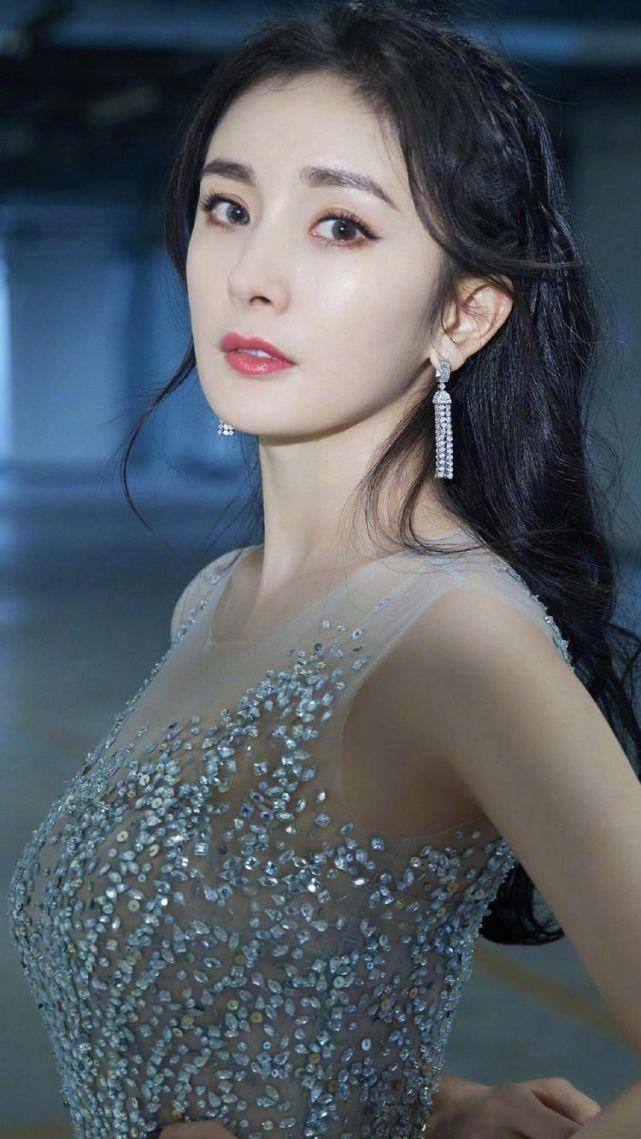 2023年杨幂内地女明星的相貌为什么有些显老