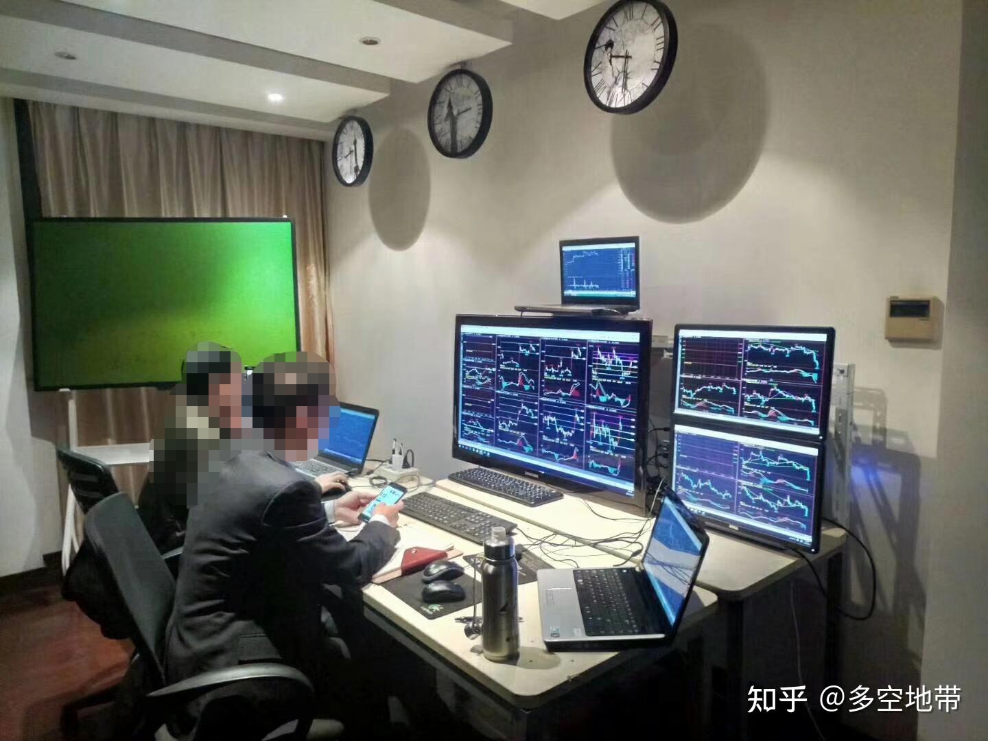 期货交易员用电脑看盘的优势是什么?