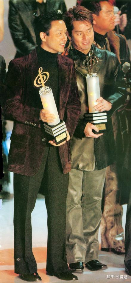 谭咏麟和张国荣谁长的比较帅