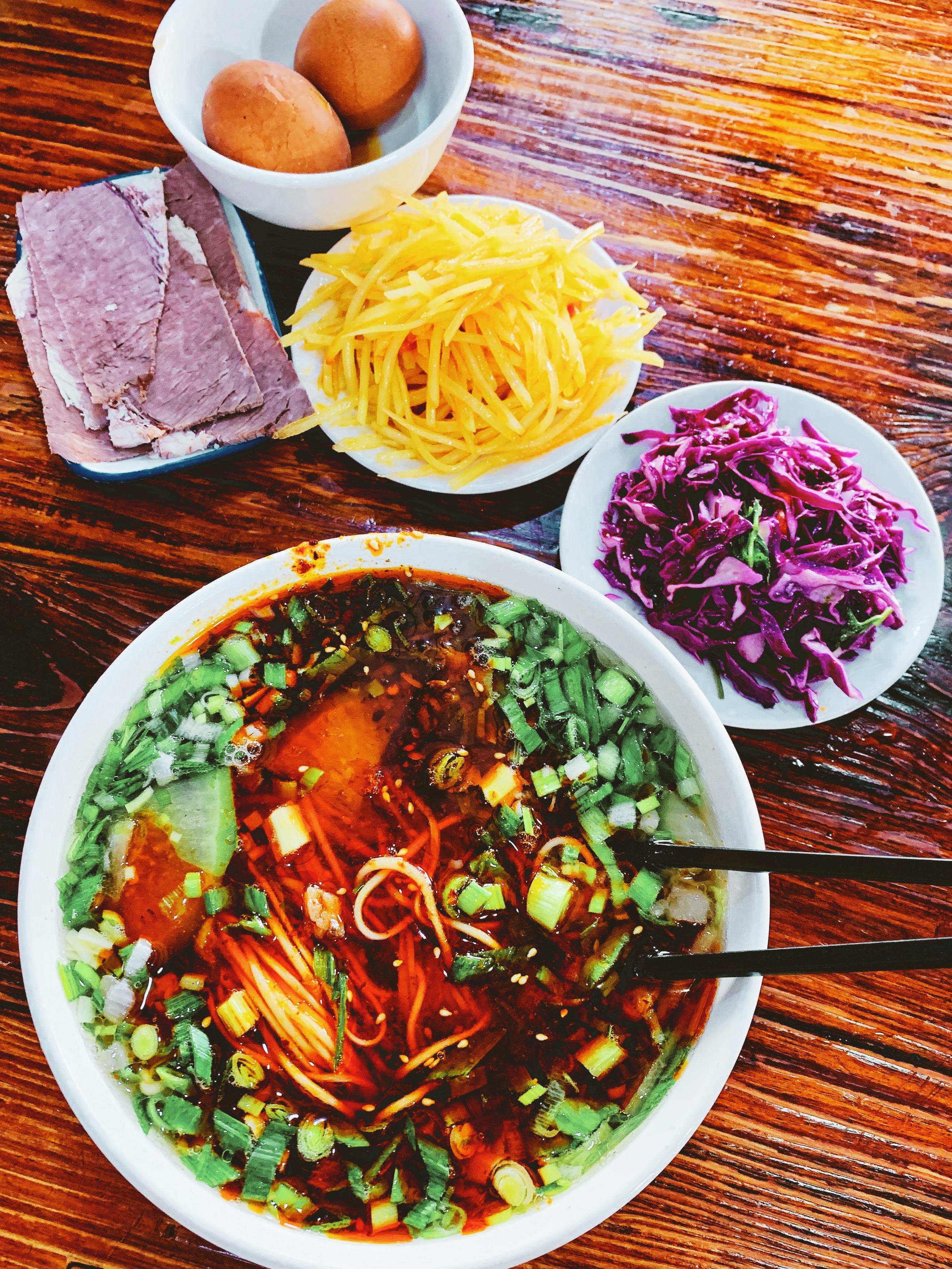 正宗的兰州牛肉面为什么走不出兰州,而被那些不正宗的占领了市场?