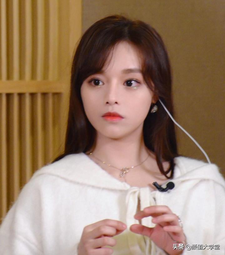 黄霄云长相变化有点大 黄霄云整容前后照片