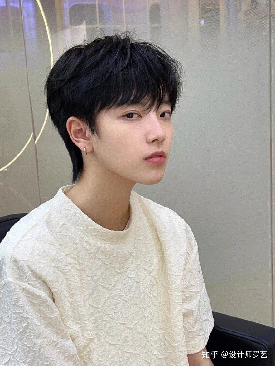 男高中生该留什么样的发型(最好不烫头)? - 知乎