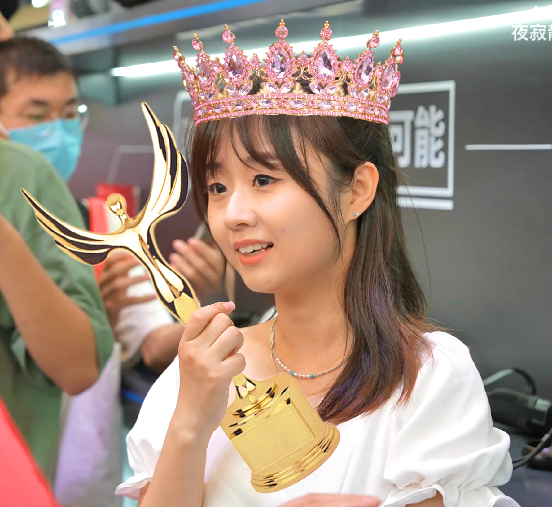 如何评价围棋职业选手战鹰二段获得虎扑女神大赛冠军