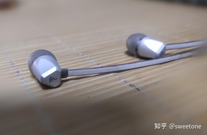 元器件小拆小修2例 (劲浪FOCAL耳机, ABRAZO 耦合器温控器)