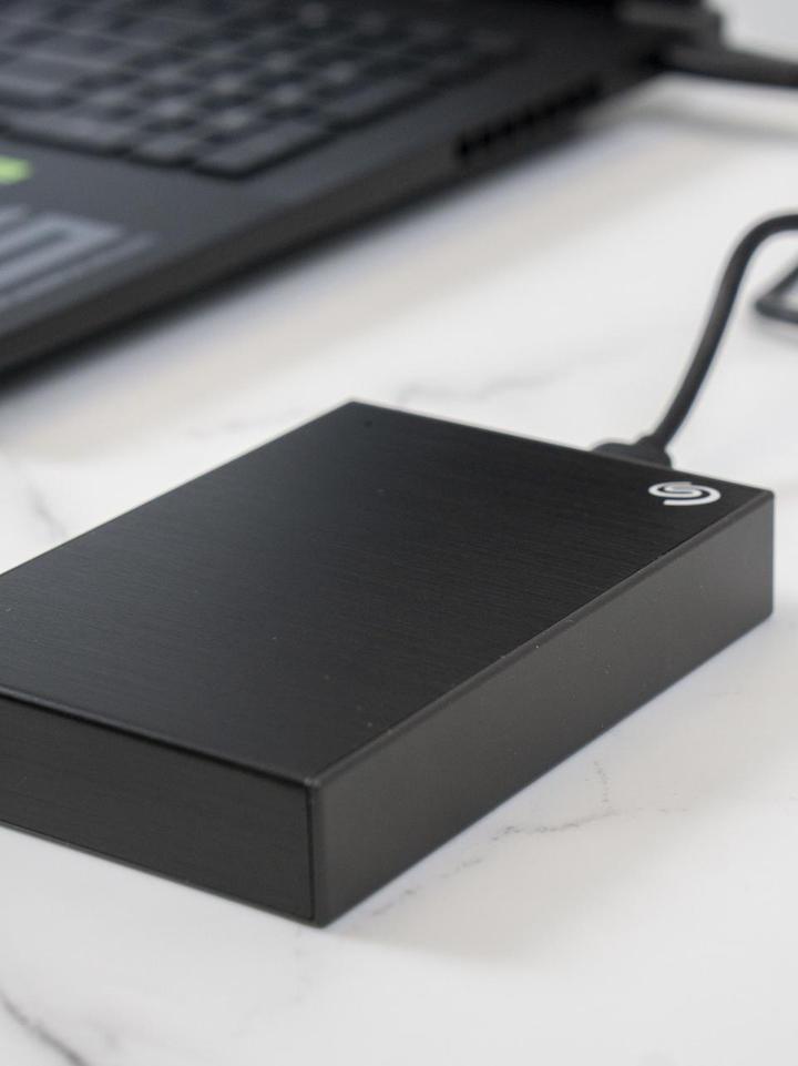 性价比高够大够安全希捷铭系列加密移动硬盘