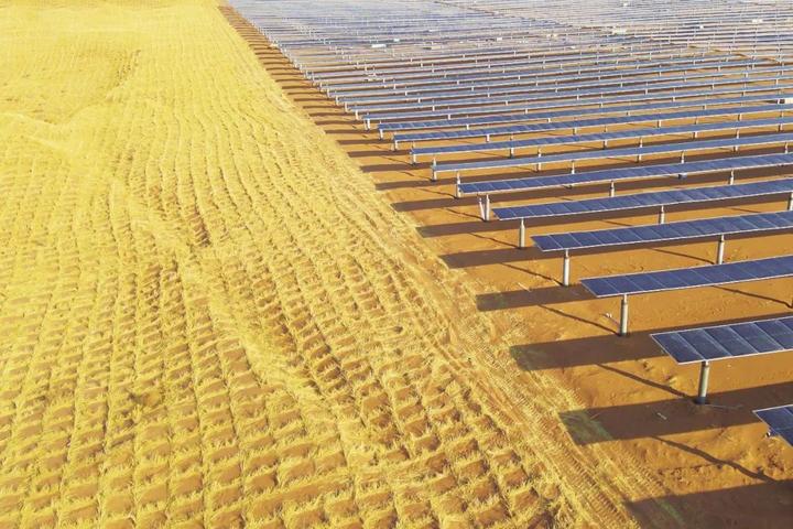 我国第四大沙漠首个100万千瓦光伏电站并网发电沙漠取电开始了