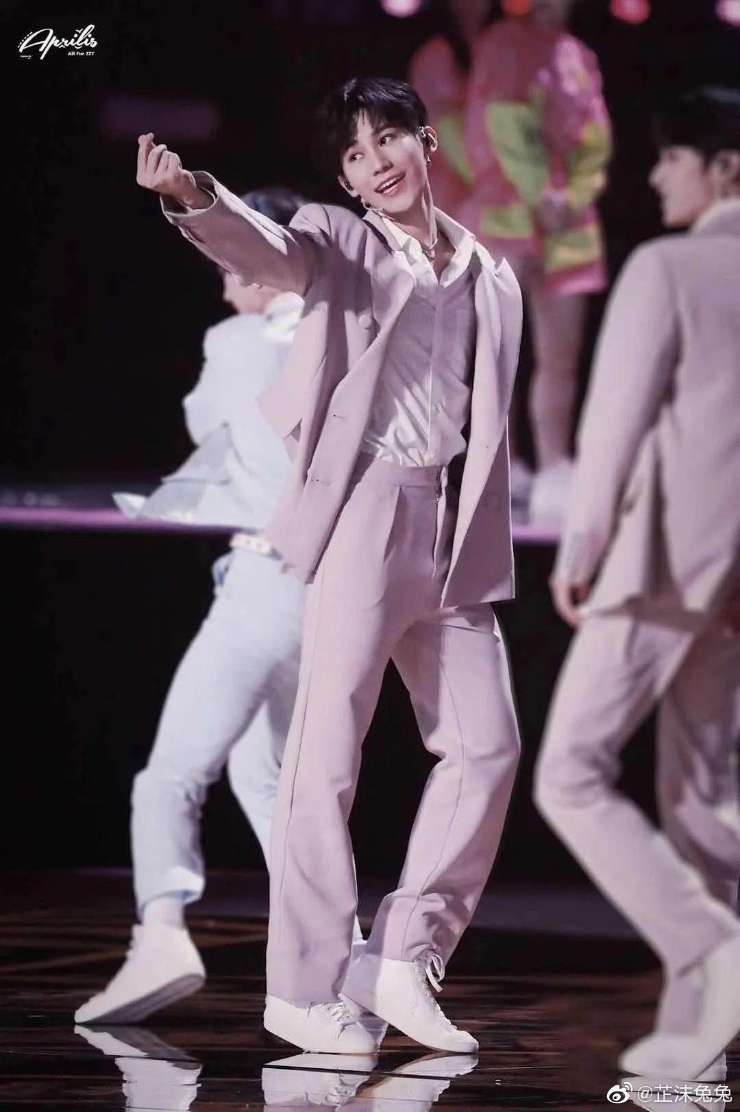 可以说说你喜欢张真源的原因吗