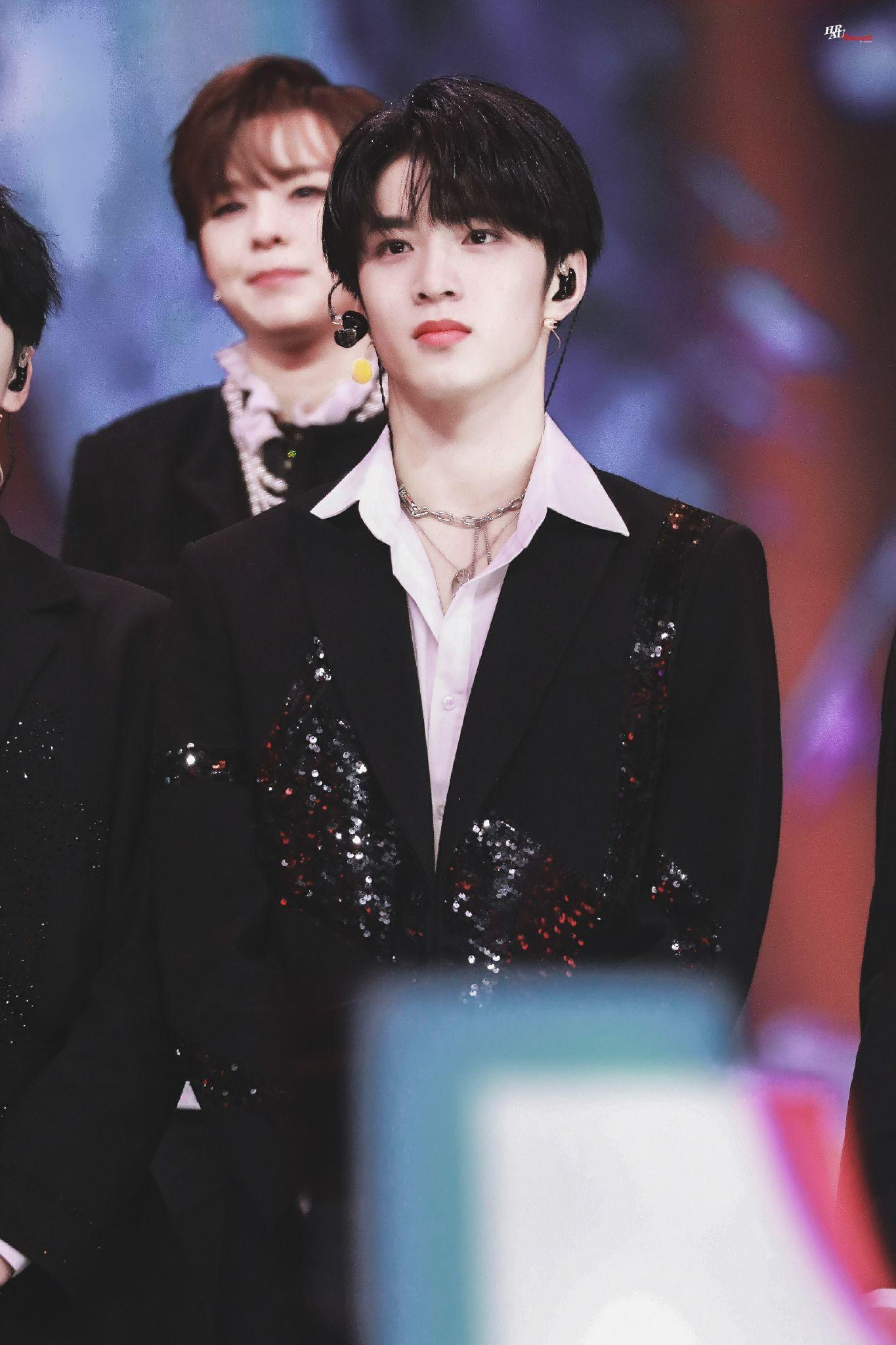 有哪些刘耀文神图(最好是舞台的 求求了姐妹们)?