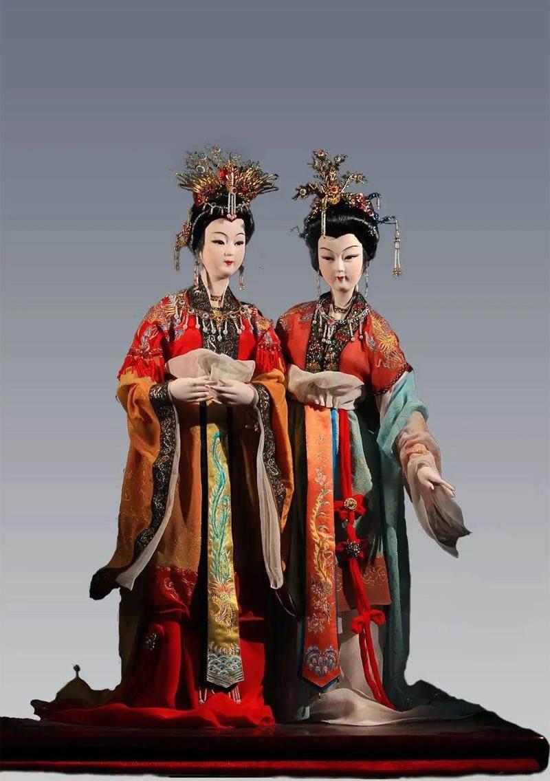 「北京绢人」,亦称「绢人」,是以丝绢制成的人形