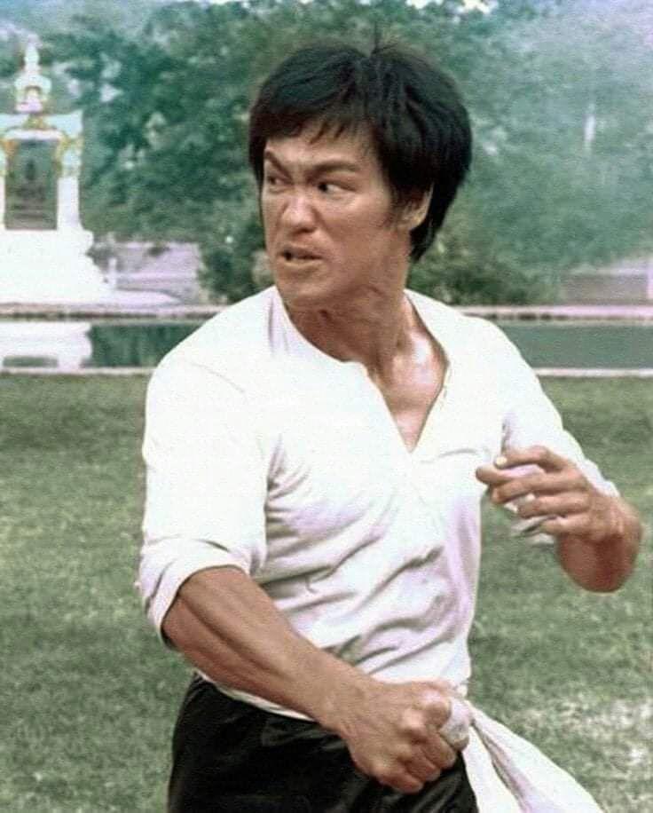 你收藏过哪些李小龙的经典照片