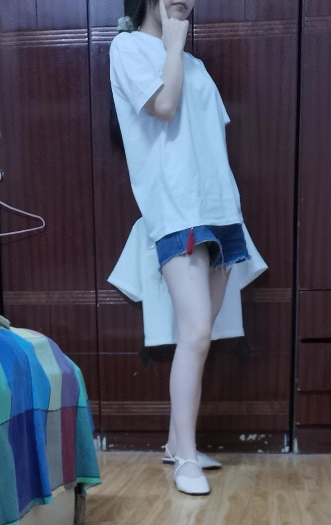 镜子里的腿手机后置照出来的腿和自己俯视的腿哪个更接近别人眼中的腿