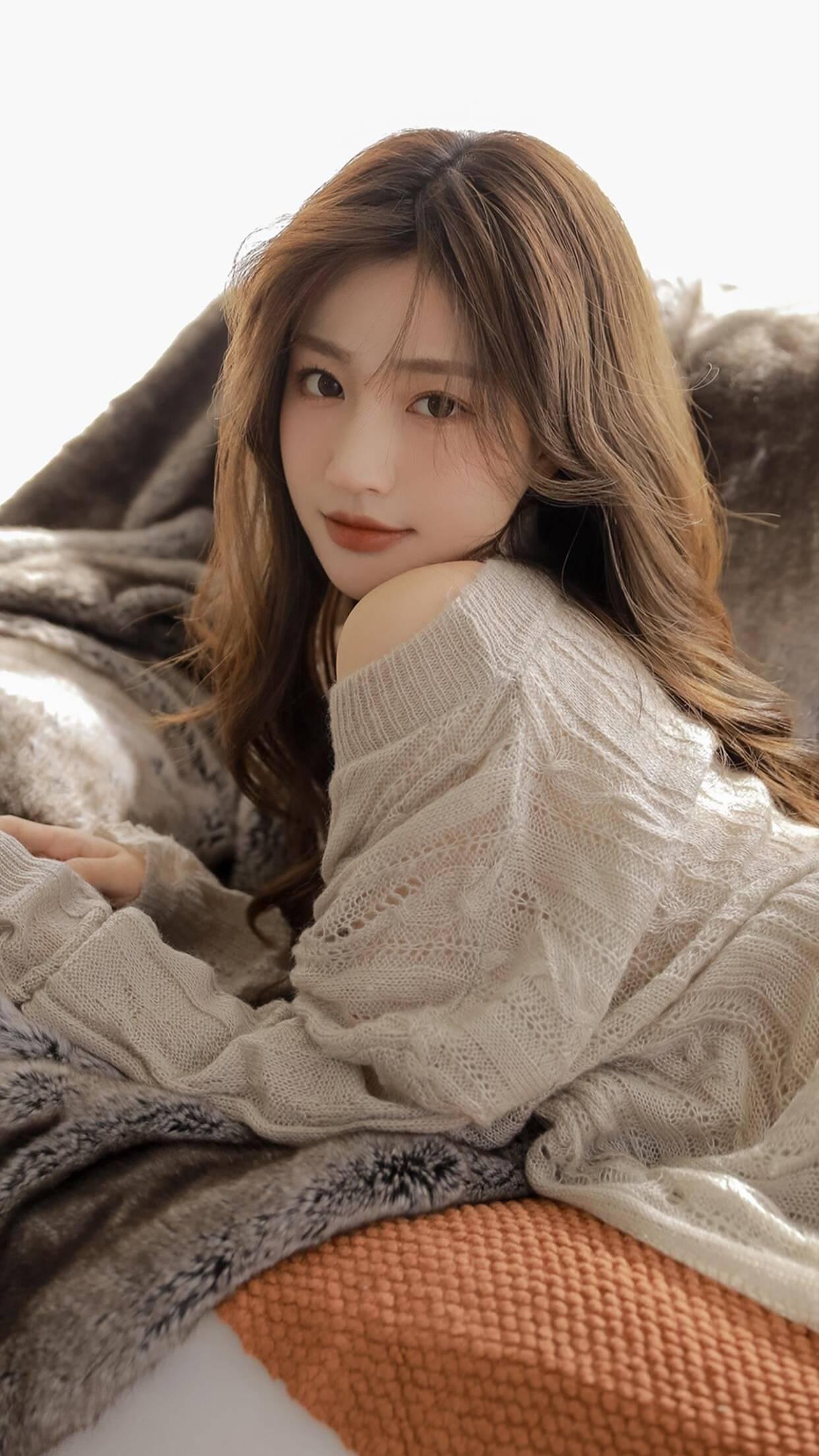 可以分享一些好看的美女壁纸吗?