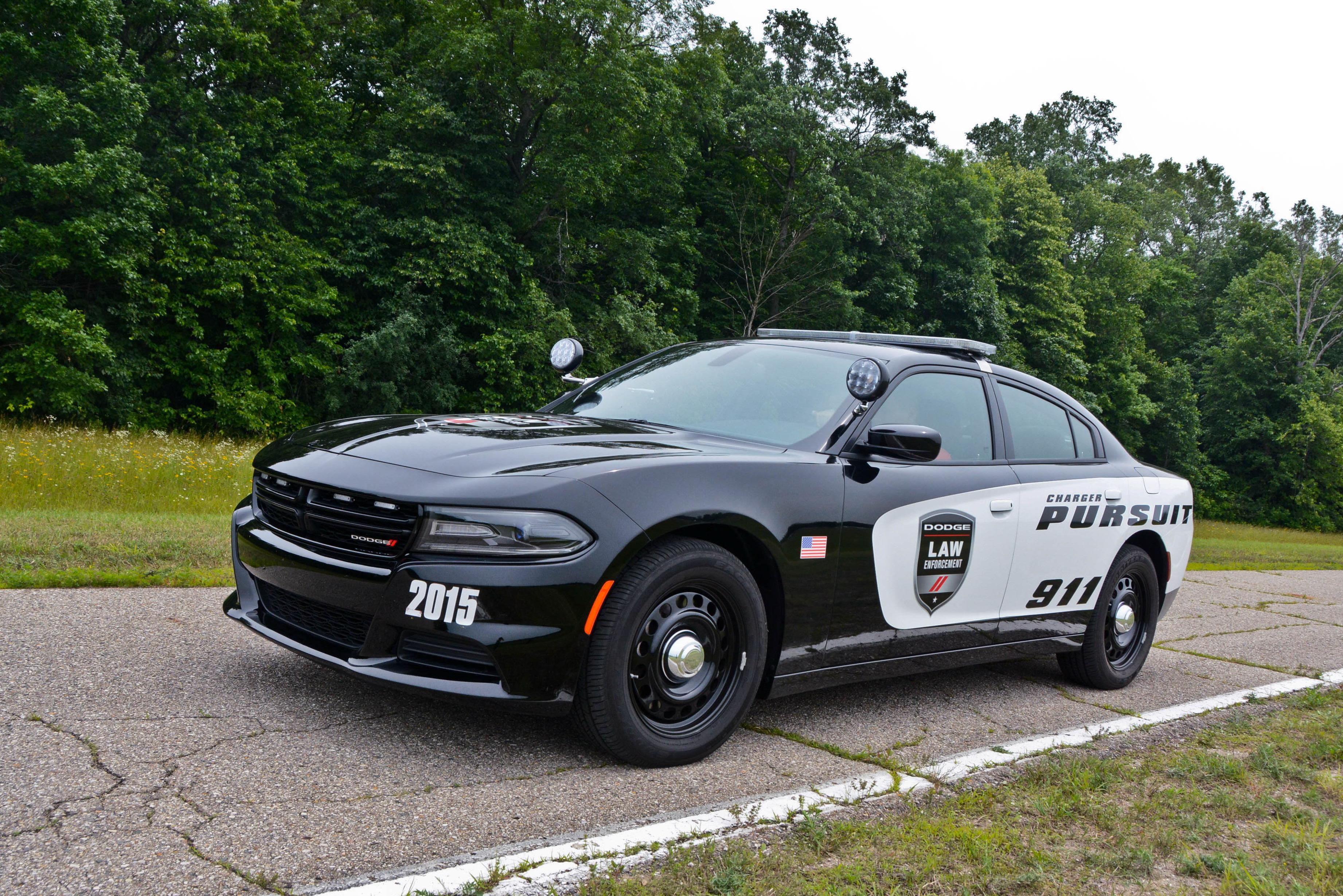 美国的警车都有什么型号从性能上说可能出现美剧中警车紧追豪车不放的