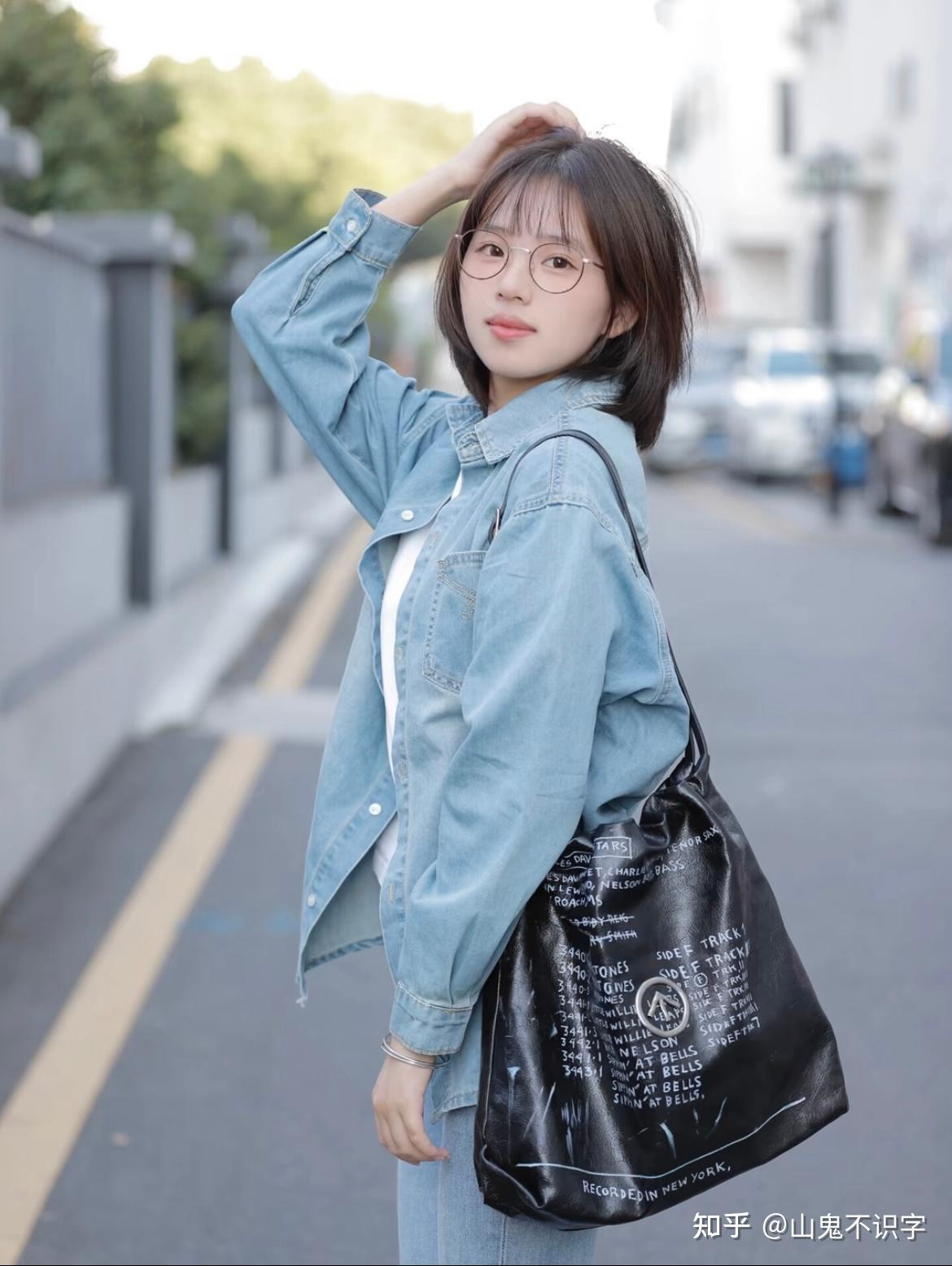 在校女大学生如何才能穿得合适漂亮乃至有气质呢?