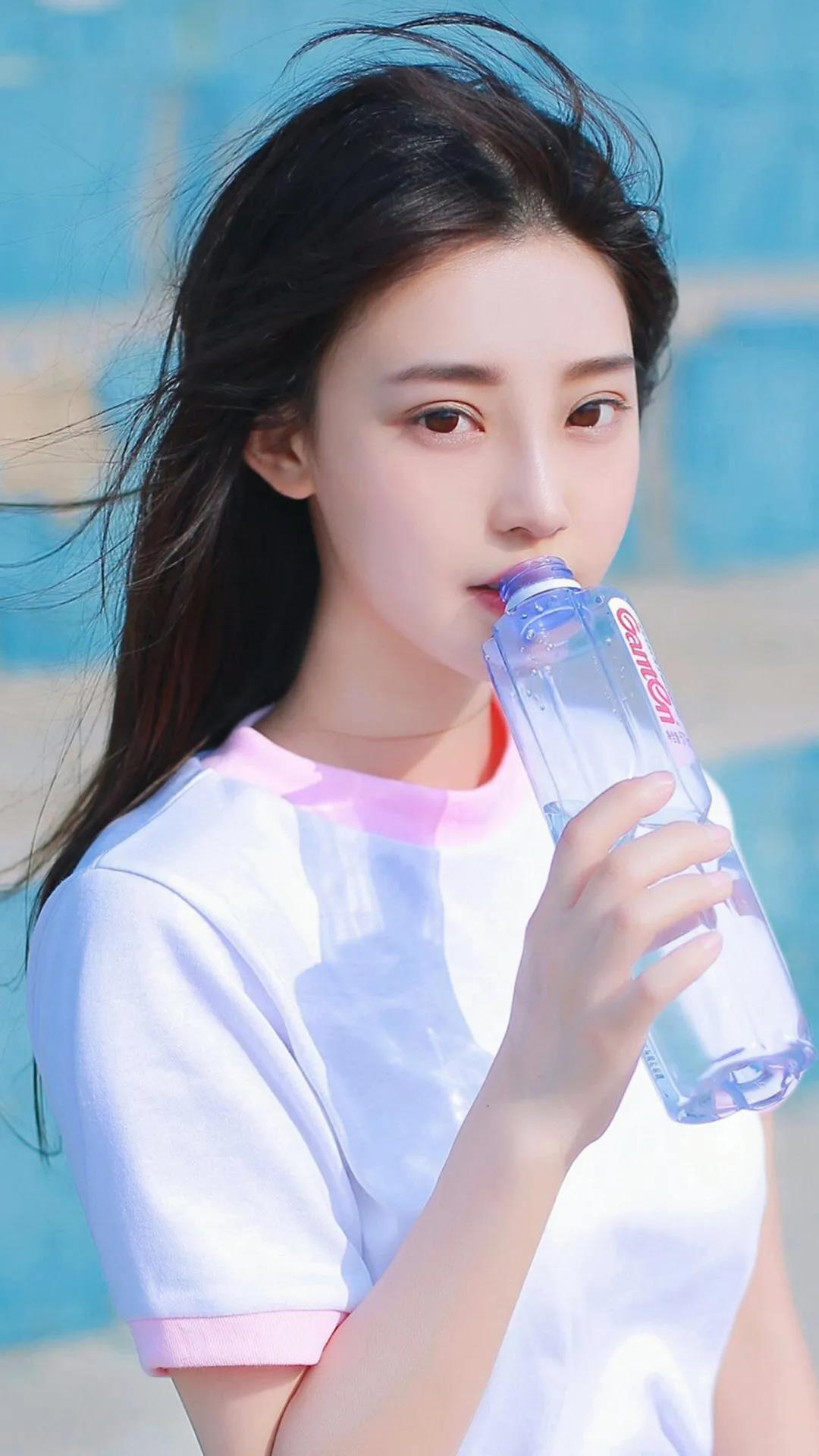 可以分享一下清纯唯美的小姐姐壁纸吗