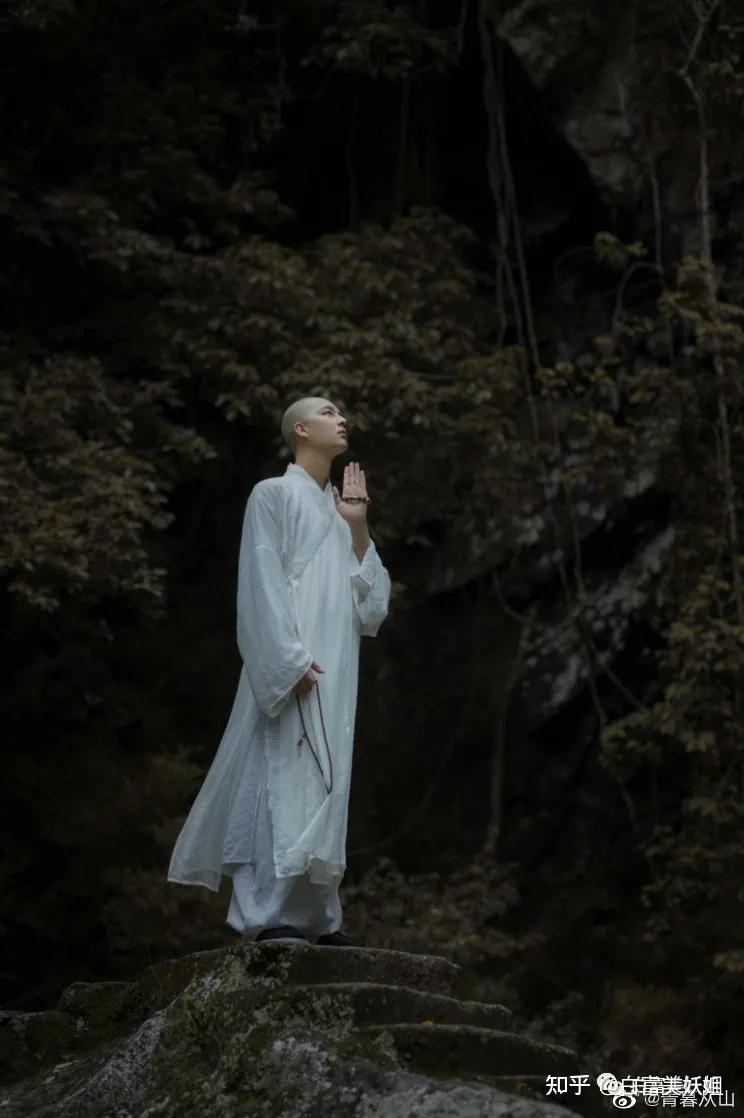 想象里帅的和尚会是非常禁欲的帅,希望各位小主们给我开开眼界:)