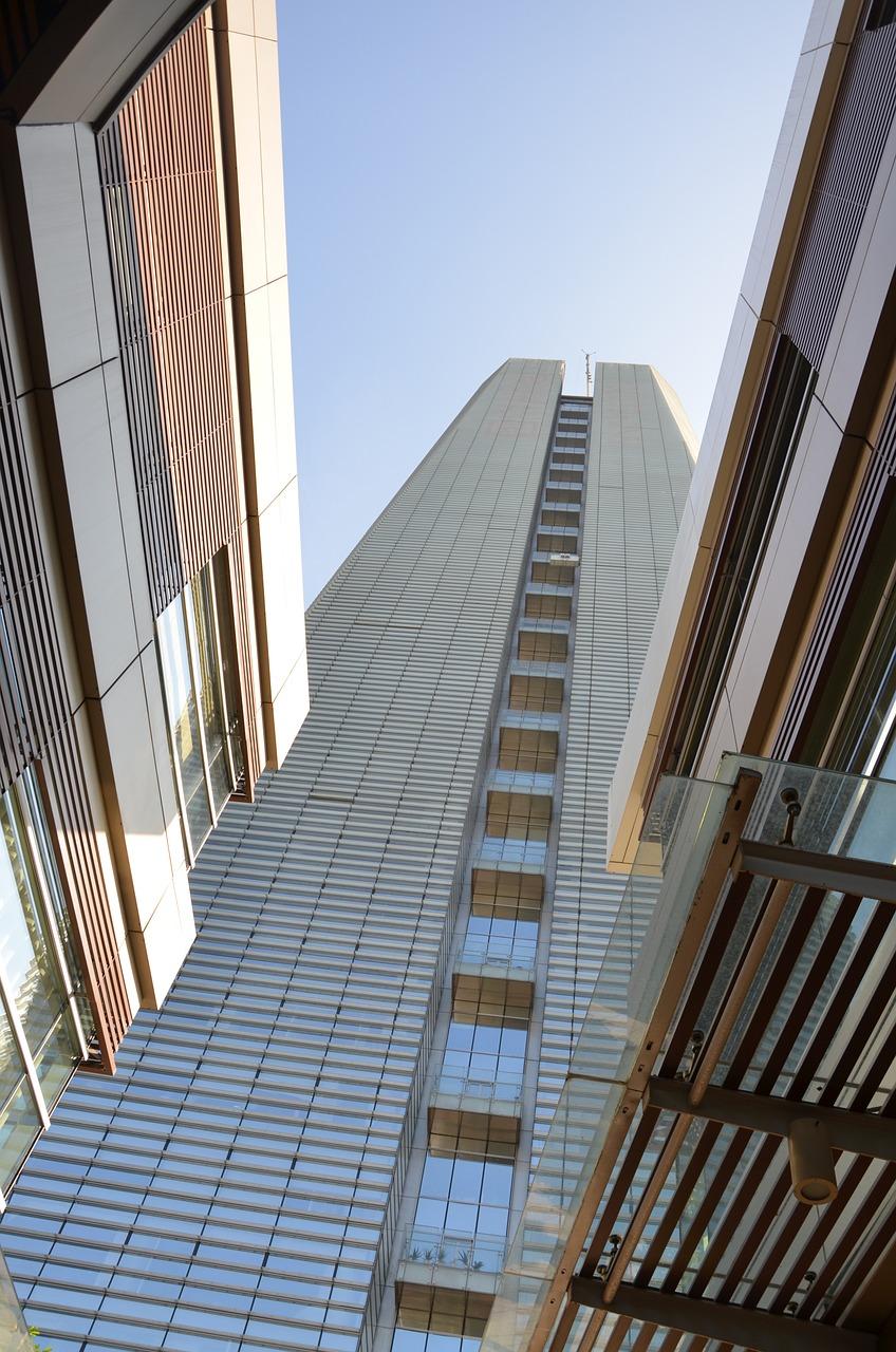 4. 价格走势预测