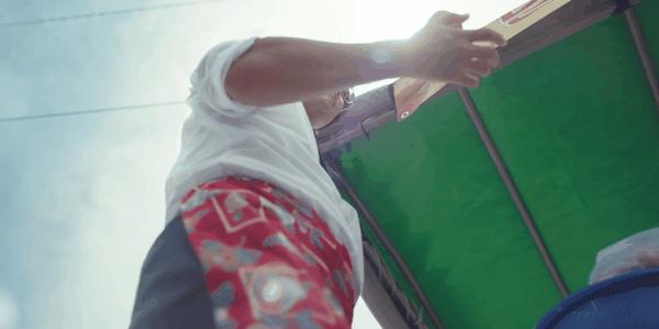 《UDT：我们小区特工队》笑不活了，这两位“恶人”演喜剧超有料