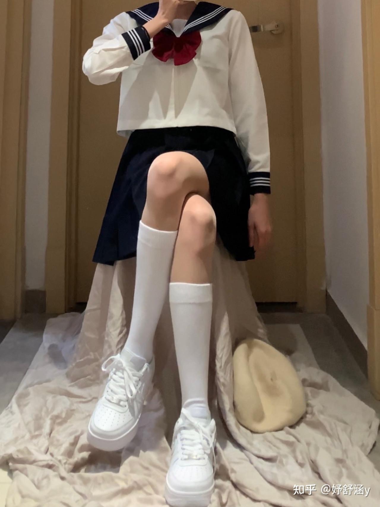 女生光脚穿帆布鞋是怎样一种体验