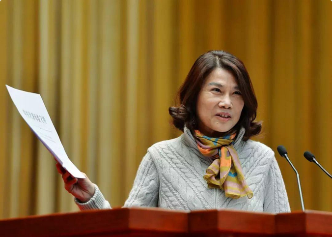 董明珠被免职想多了格力集团和董明珠早已分道扬镳