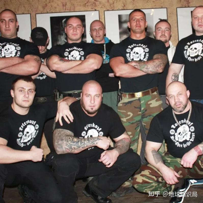 如何看待俄罗斯新纳粹基佬光头党?