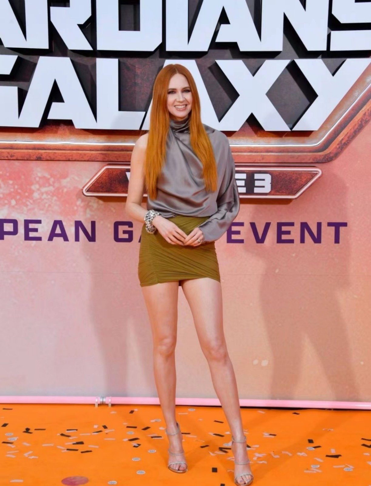 如何评价知名女星凯伦·吉兰的身材? - 知乎