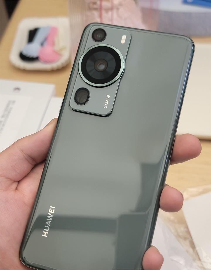 华为p60系列新机颜值0短板洛可可白配色最美翡冷翠有前辈风范