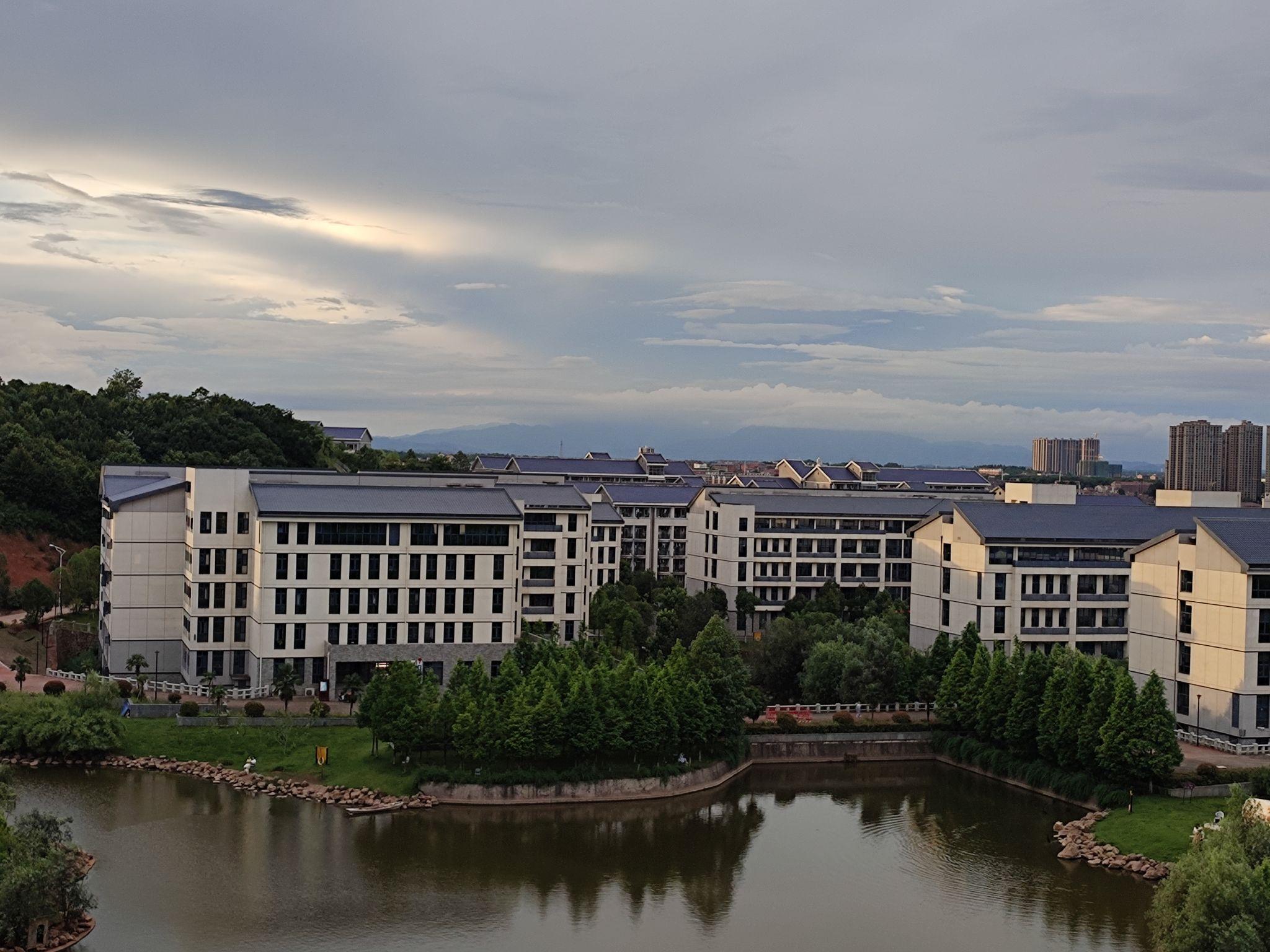 南华大学有多坑