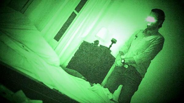 求助一部美国的由几个恐怖短片组成的恐怖电影