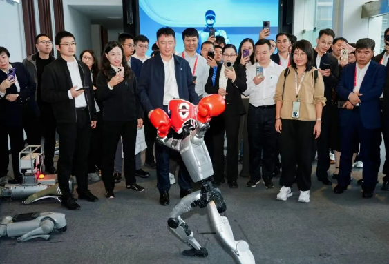 中国华电举办2025年职工创新创效成果发布交流活动 - 知乎