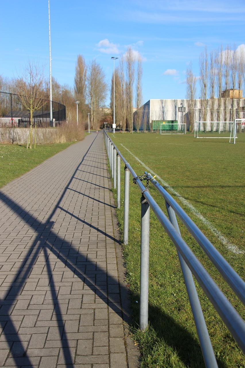 3. 足球场投资预算