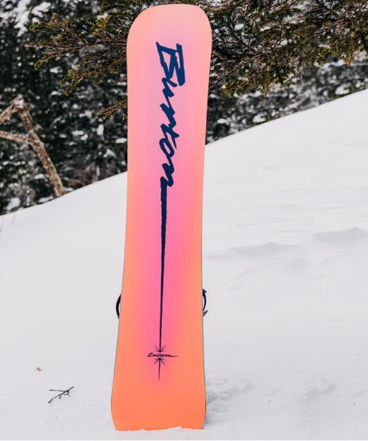 定位为自由式/全能板,custom系列一直是burton的金字招牌,整块雪板