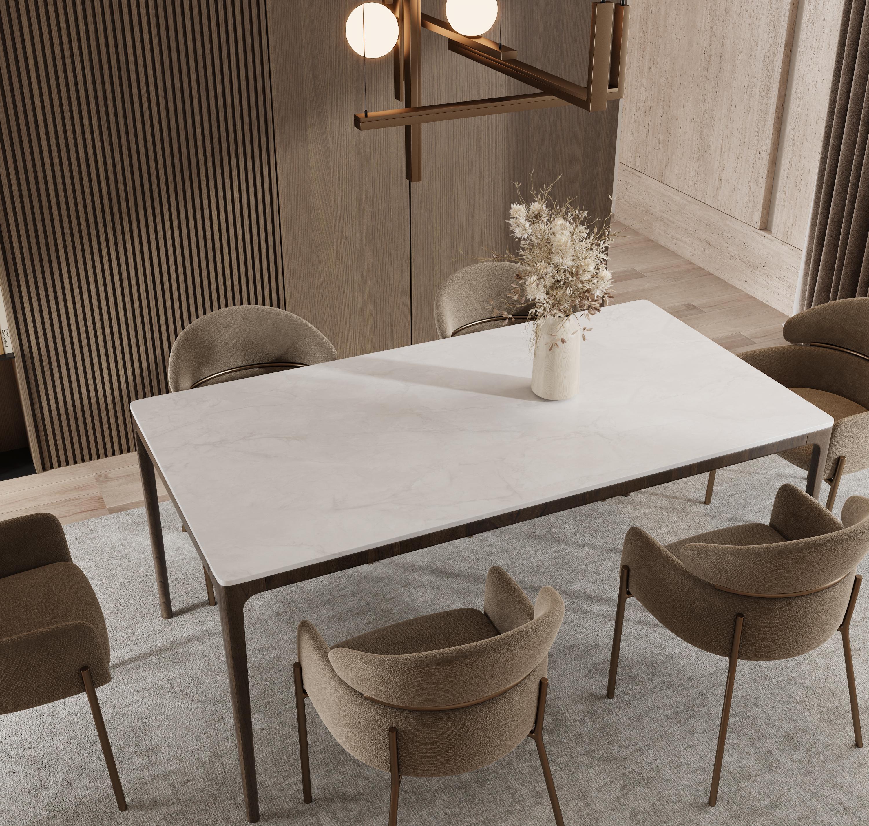 岩板餐桌容易清洁吗?