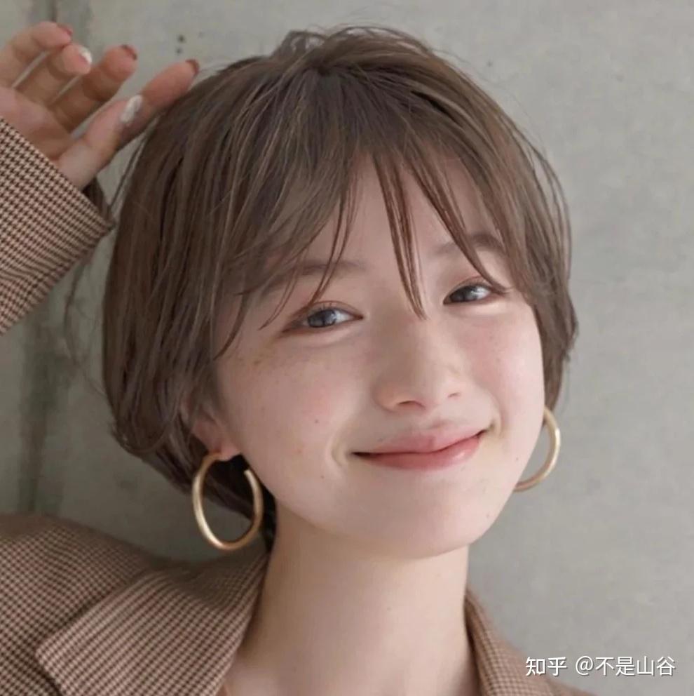 有哪些好看的女生日系短发,很有少年,少女感的短发? - 知乎