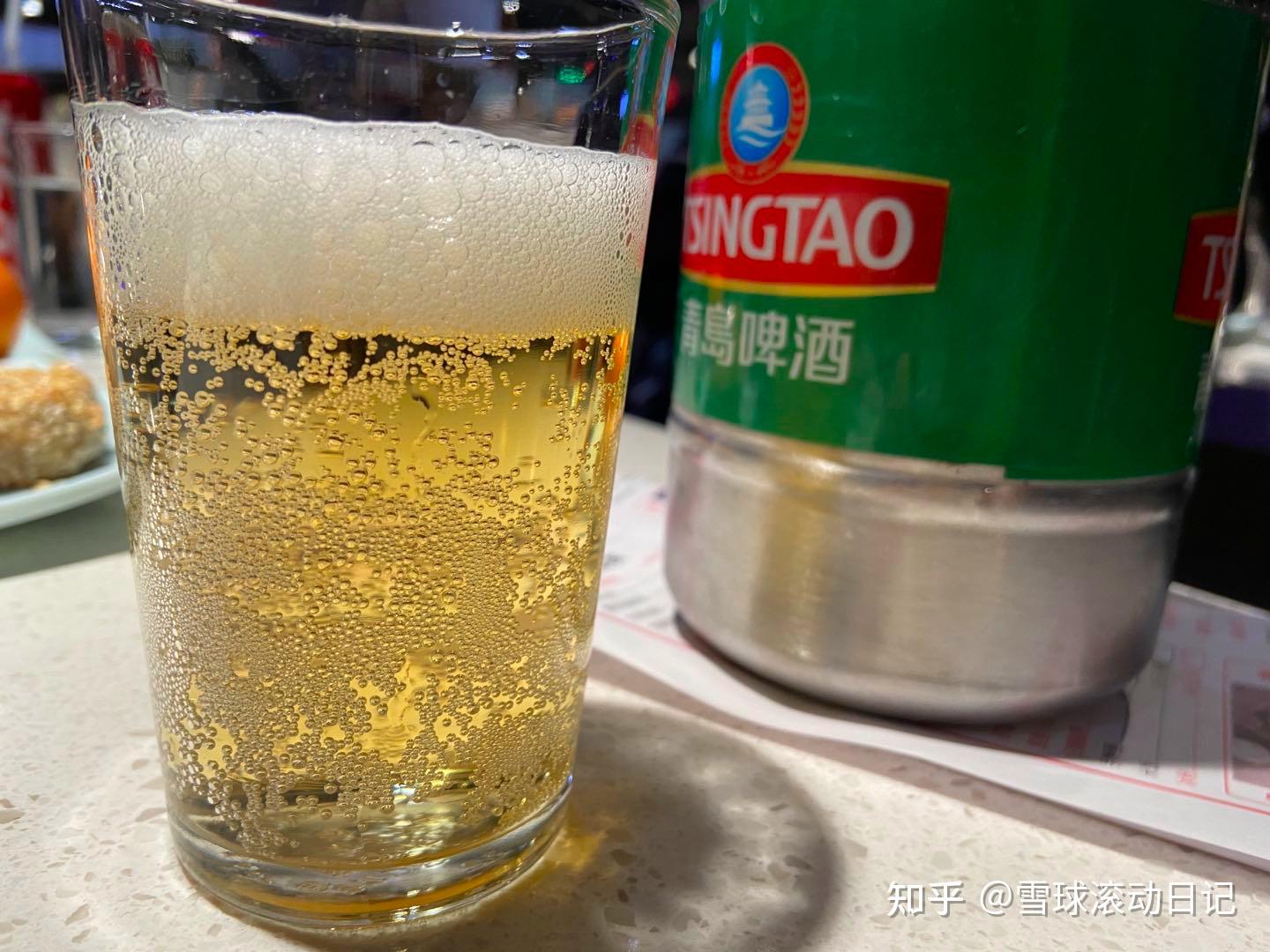 喝完啤酒的照片实拍图片