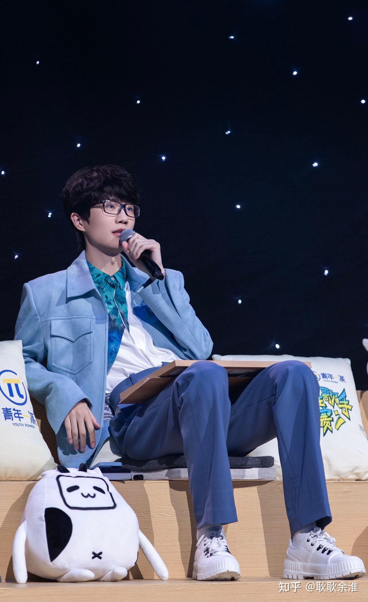 有哪些许嵩无水印的好看的照片呀壁纸呀? - 知乎