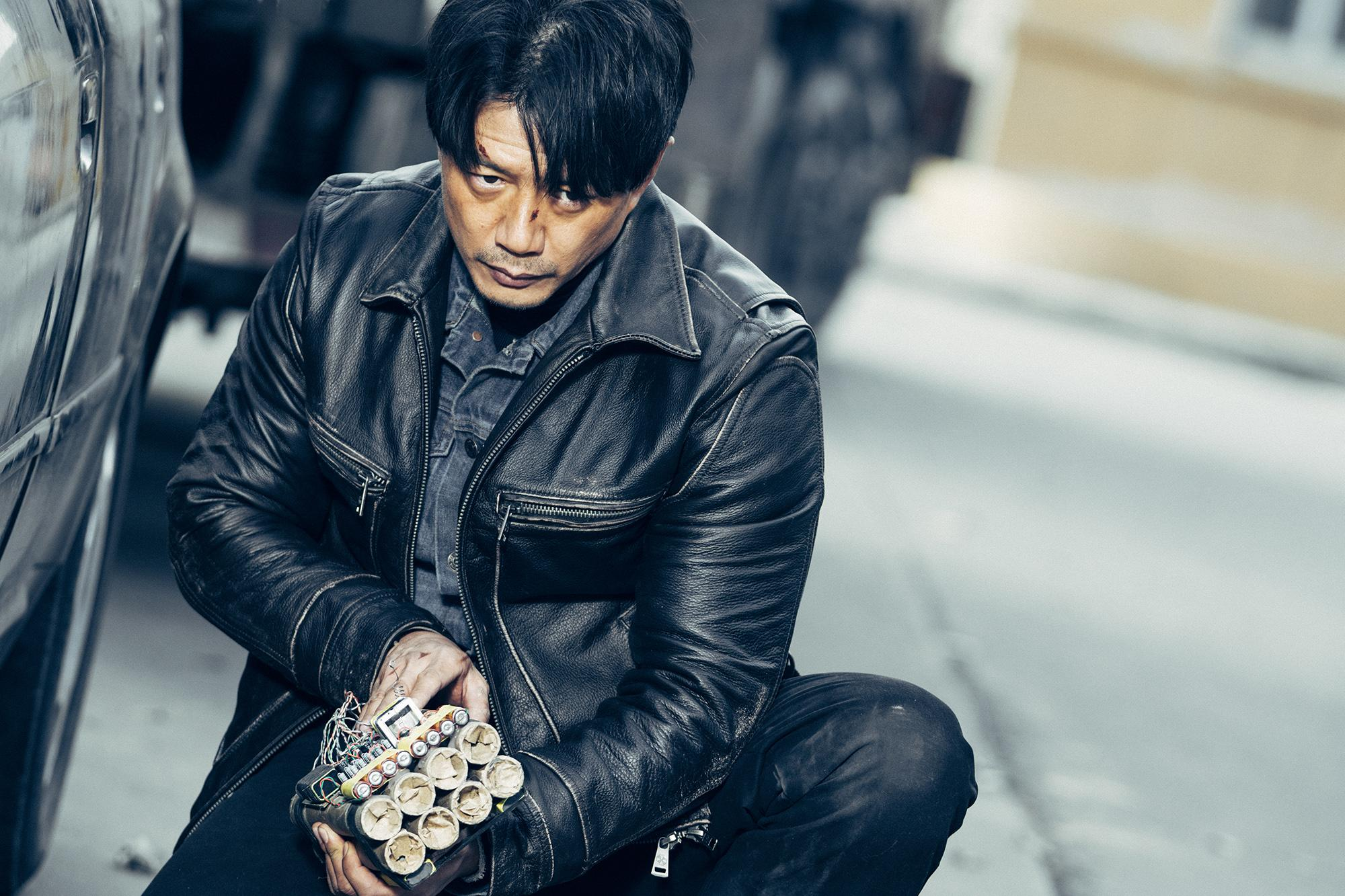 国内年轻一代有比较有阳刚之气的男明星吗?