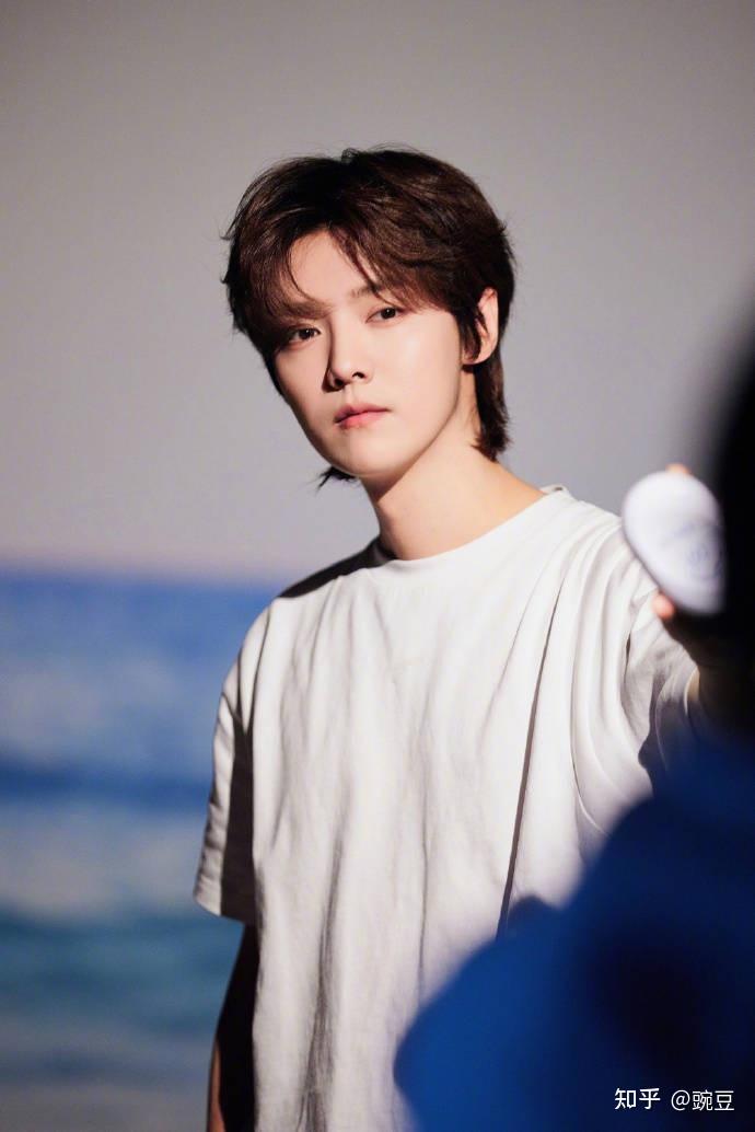 关晓彤为鹿晗庆生,你有什么想说的? - 知乎