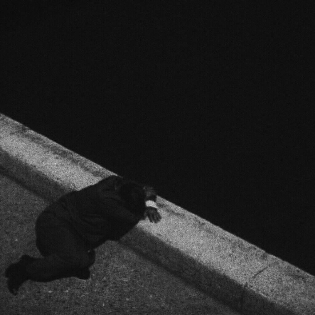 请问有没有比较丧的壁纸,(我没有抑郁症,就是比较喜欢这种, )? - 知乎