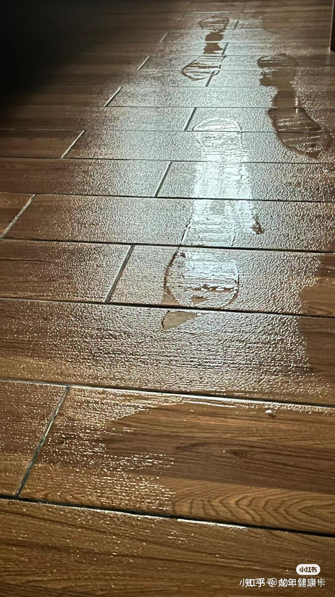 地砖发霉是什么原因?