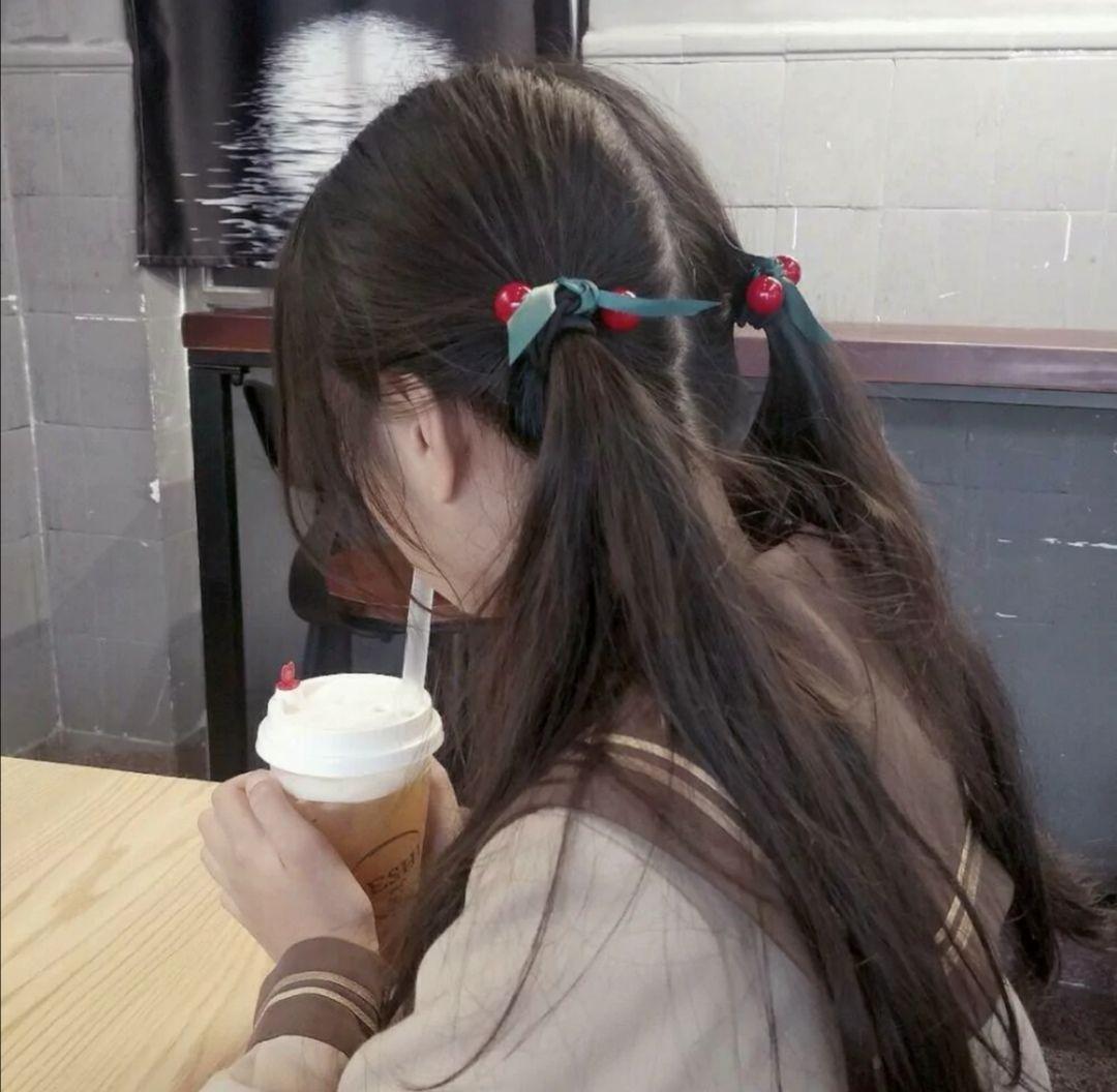 有没有jk制服,汉服,洛丽塔的背影图?最好是手机电脑壁纸的那种?