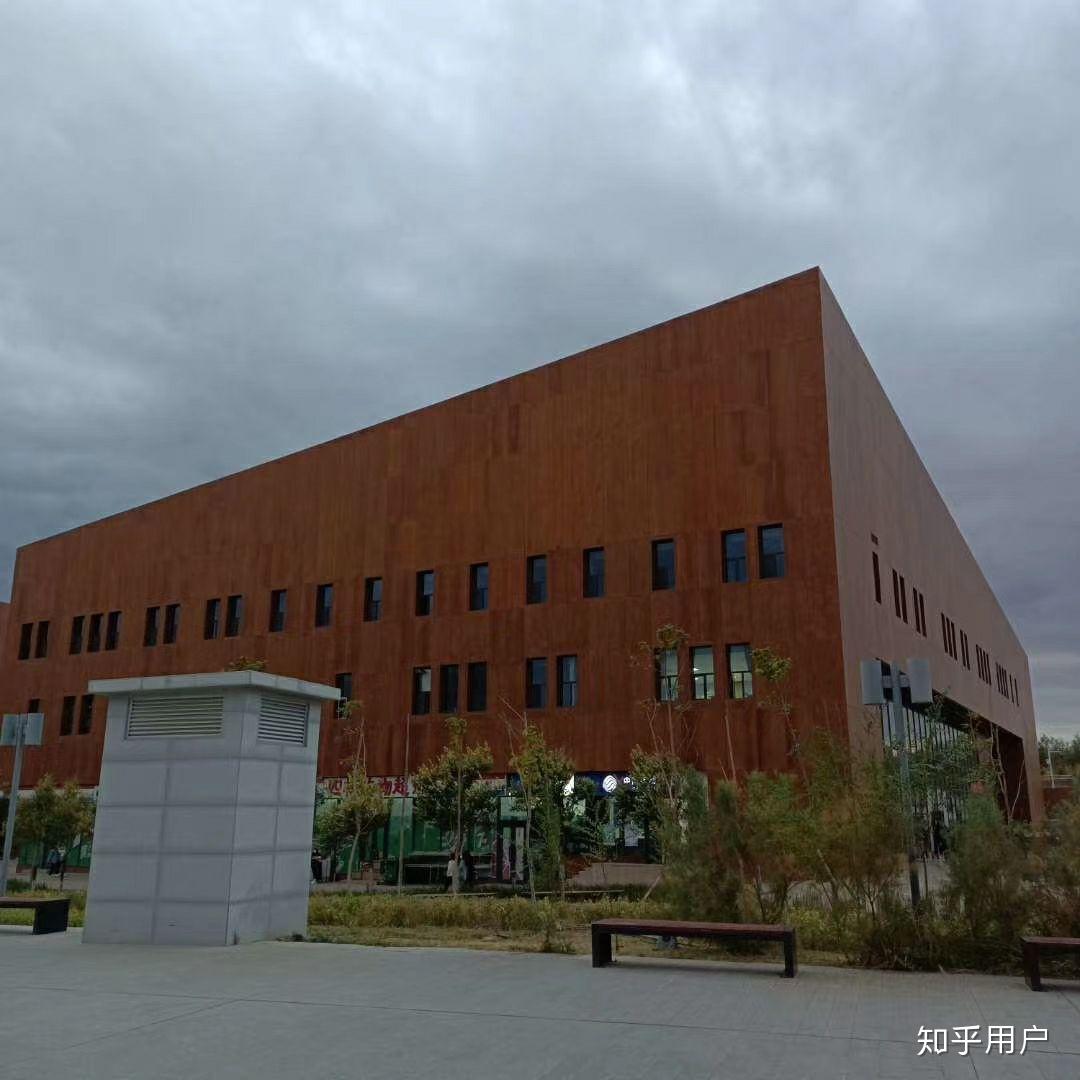 在新疆医科大学厚博学院就读是什么体验
