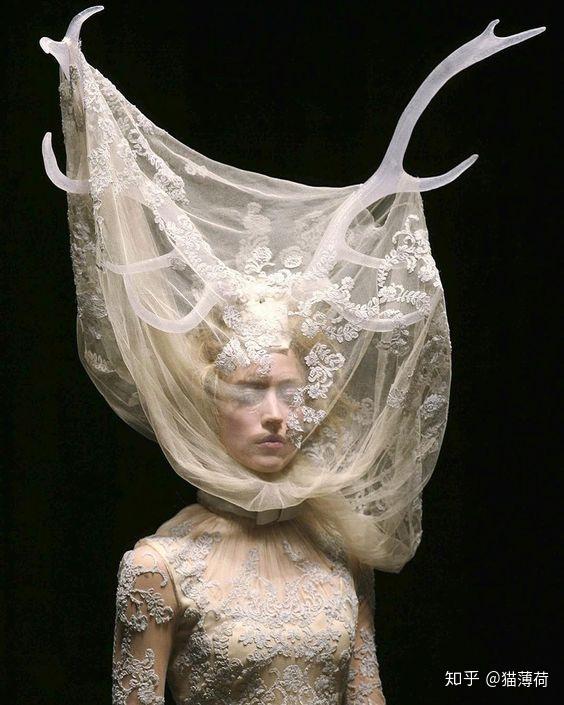 如何评价服装设计师亚历山大麦昆alexandermcqueen