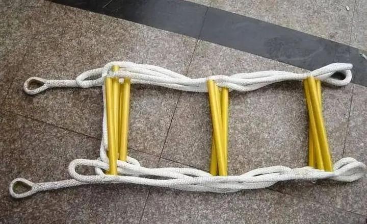 神奇高楼逃生神器震撼亮相:七旬大爷独创,惊爆全国专利!