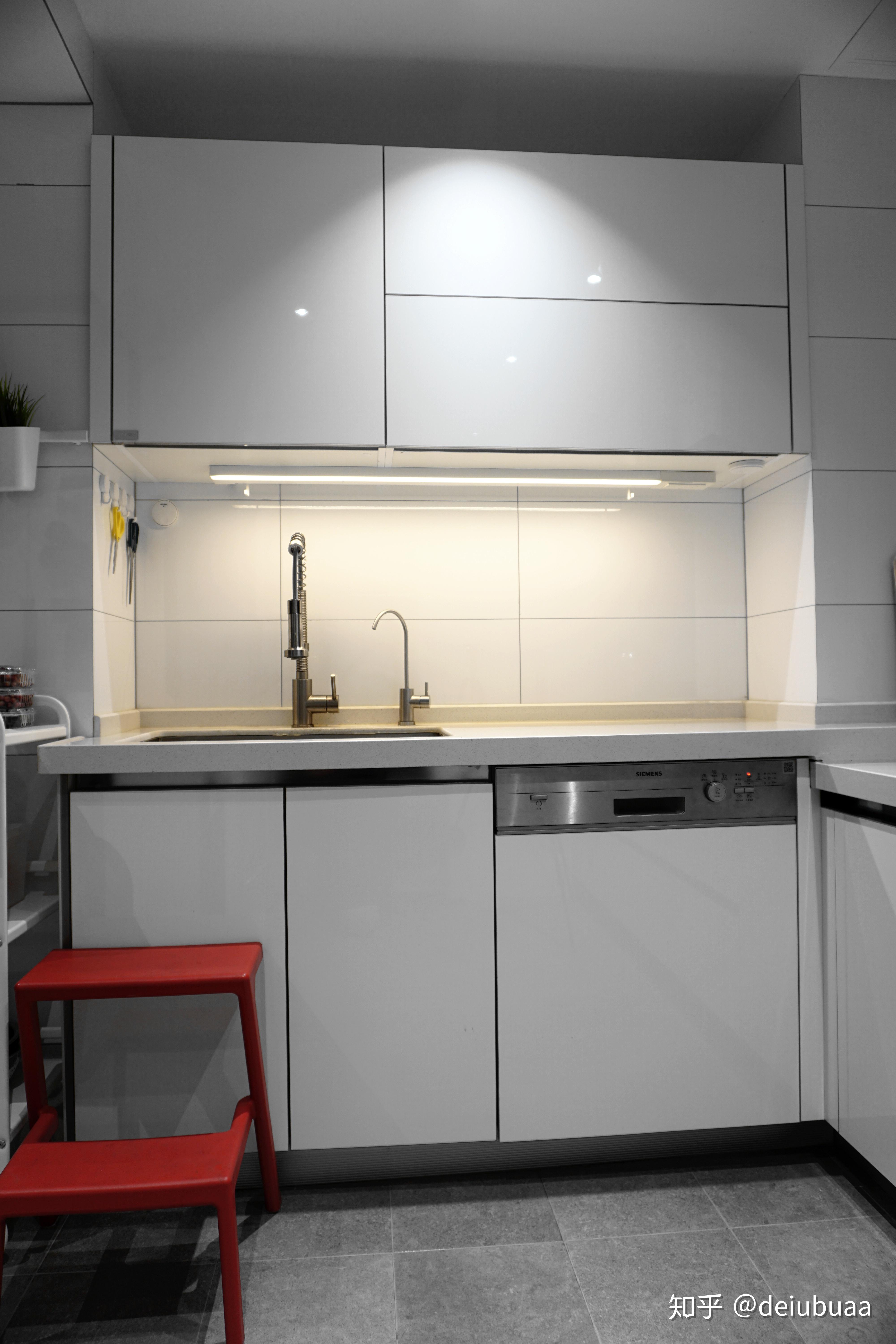 厨房嵌入式洗碗机这个位置怎么样需要特殊走水电配置么