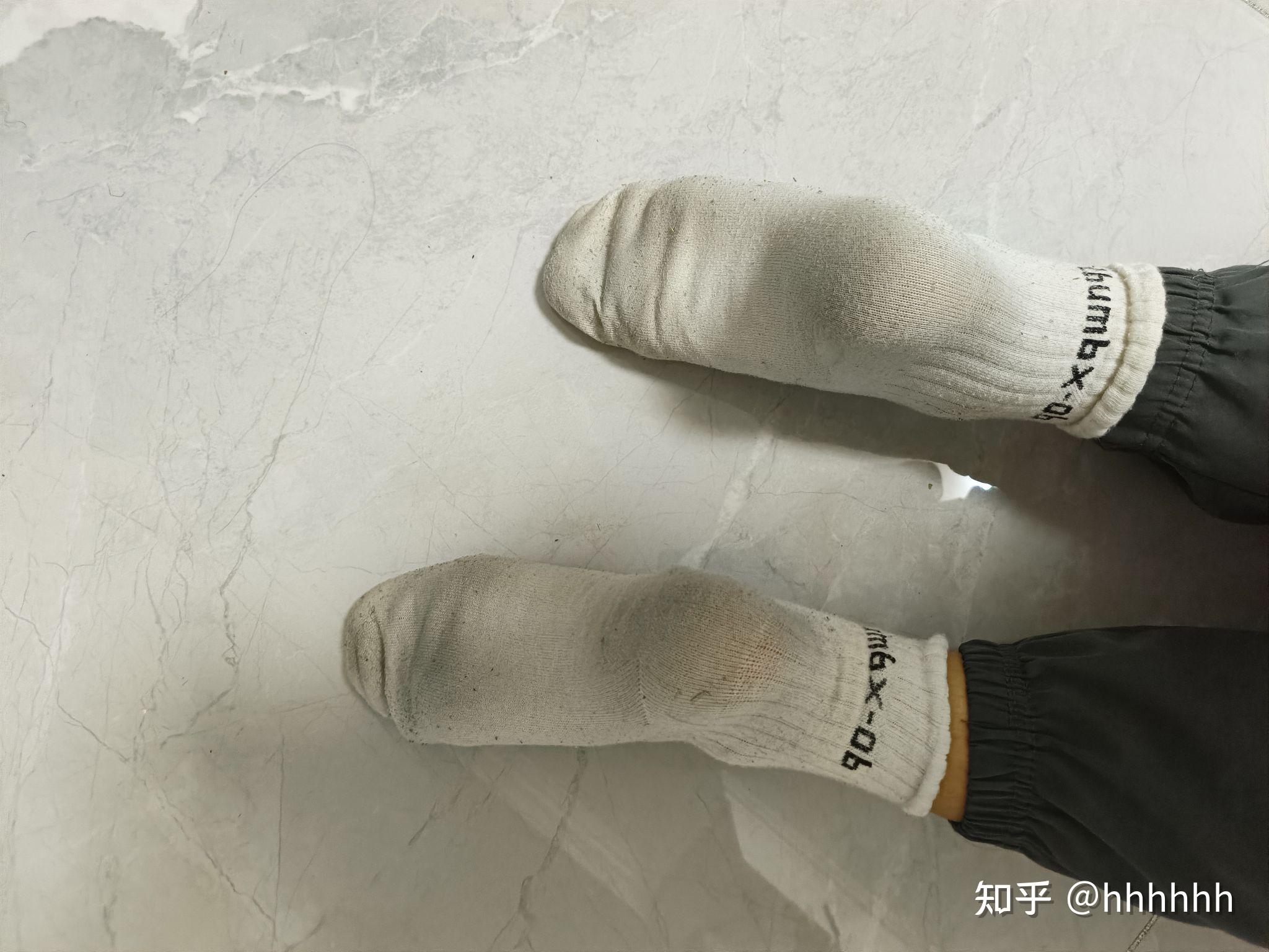白袜子又黄又脏该怎样清洗干净