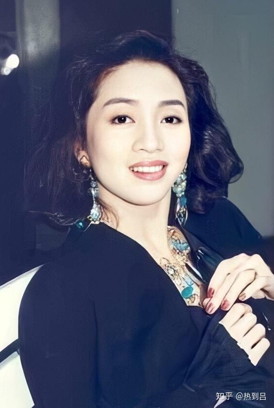 大家觉得梅艳芳好看吗