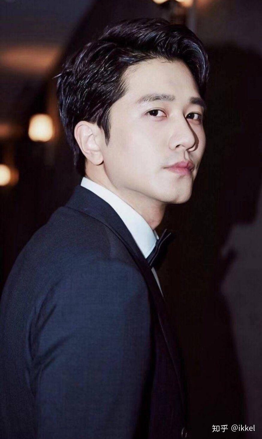 有没有彭冠英的高清手机壁纸,求分享? - 知乎